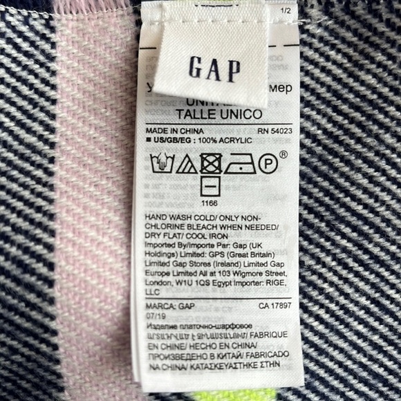 Gap Multi striped blanket scarf. Soft Pink Grey white & green. Fringed ends - Picture 5 of 11